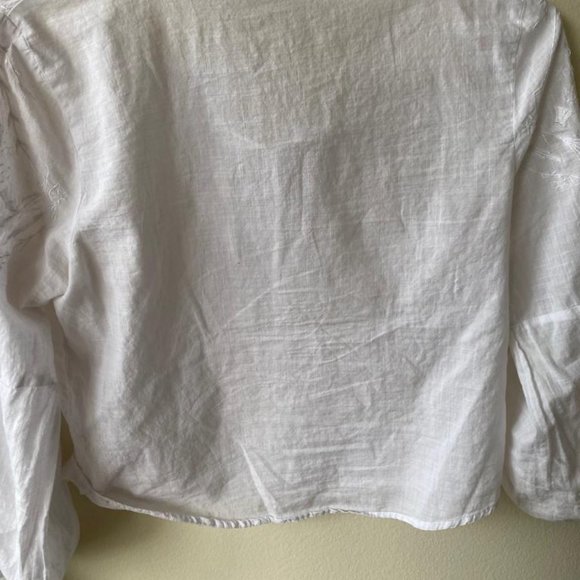 White top - Picture 2 of 3